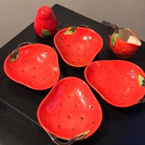Vintage strawberry dish set
